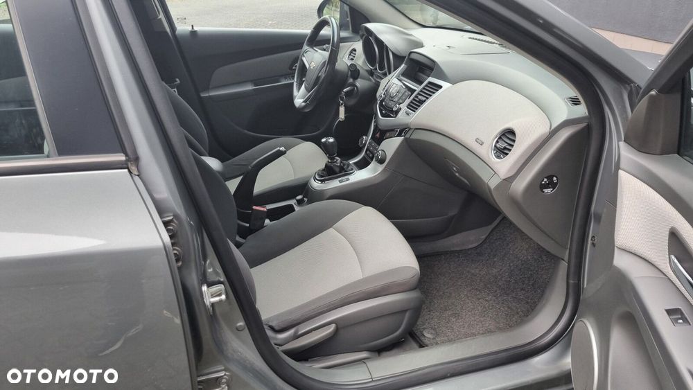 Chevrolet Cruze - 18