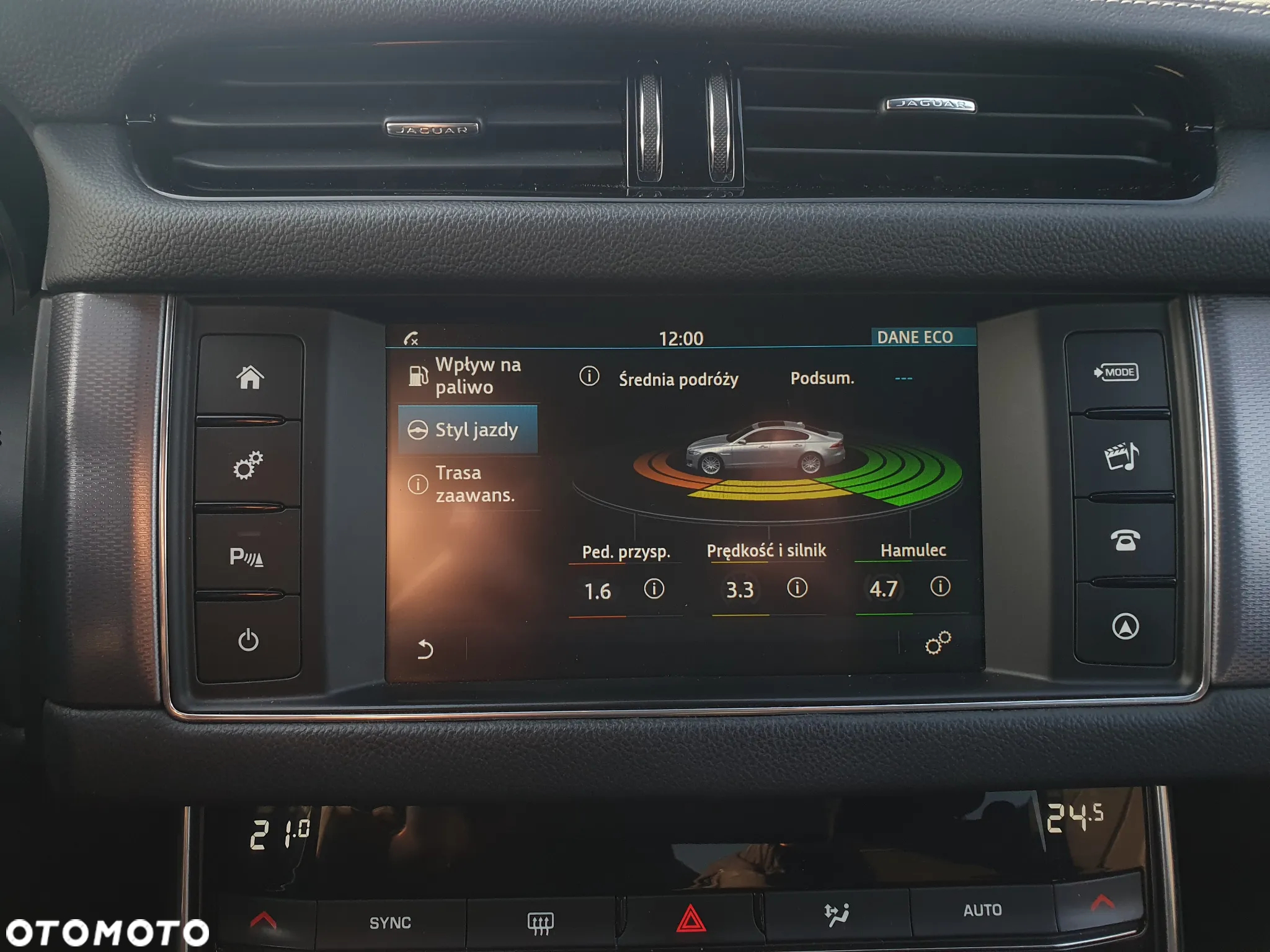 Jaguar XF 2.0 i4D R-Sport - 32