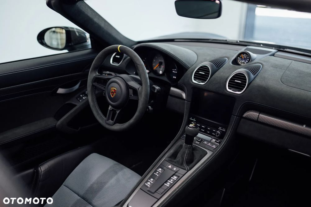 Porsche 718 Spyder - 19