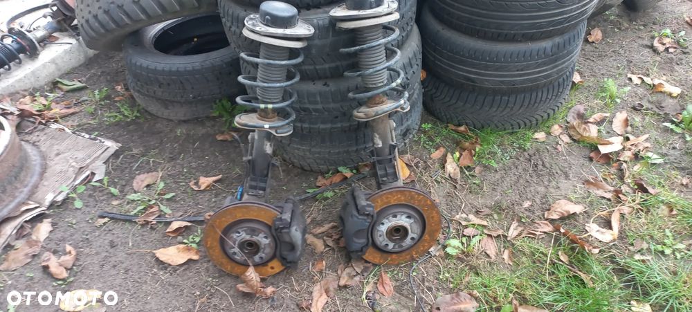 zwrotnica amotyzator lewy prawy peugeot 206 206+POZNAN