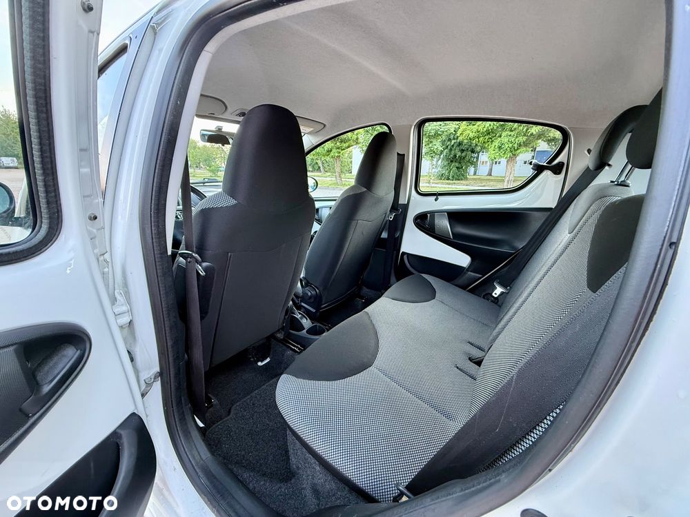 Toyota Aygo 1.0 VVT-i Sol EU5 MM - 19