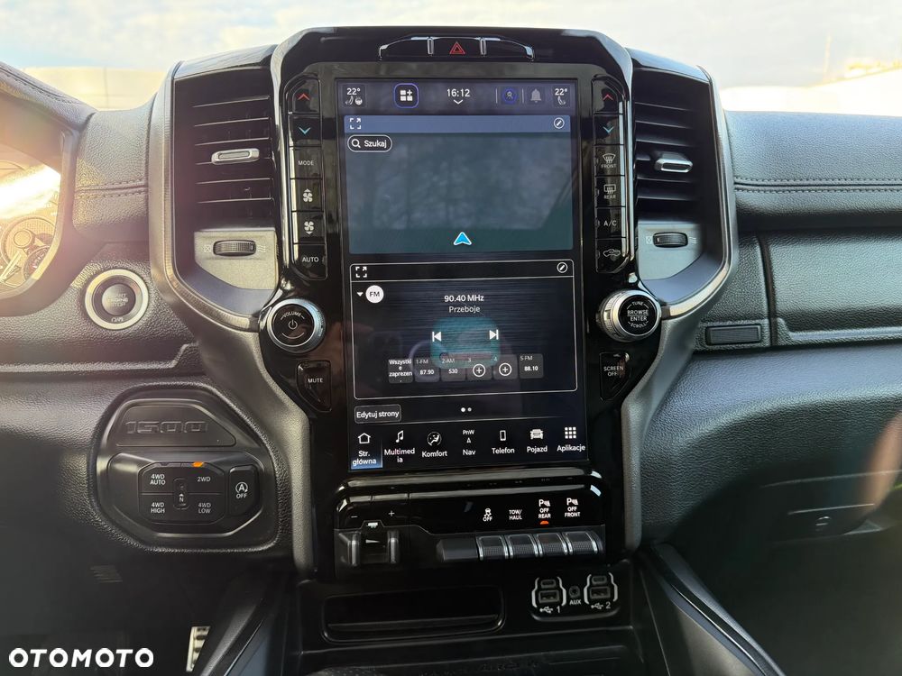 RAM 1500 Crew Cab Shortbed Laramie - 13