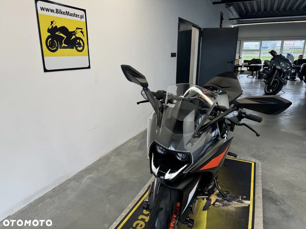KTM RC 125 - 32