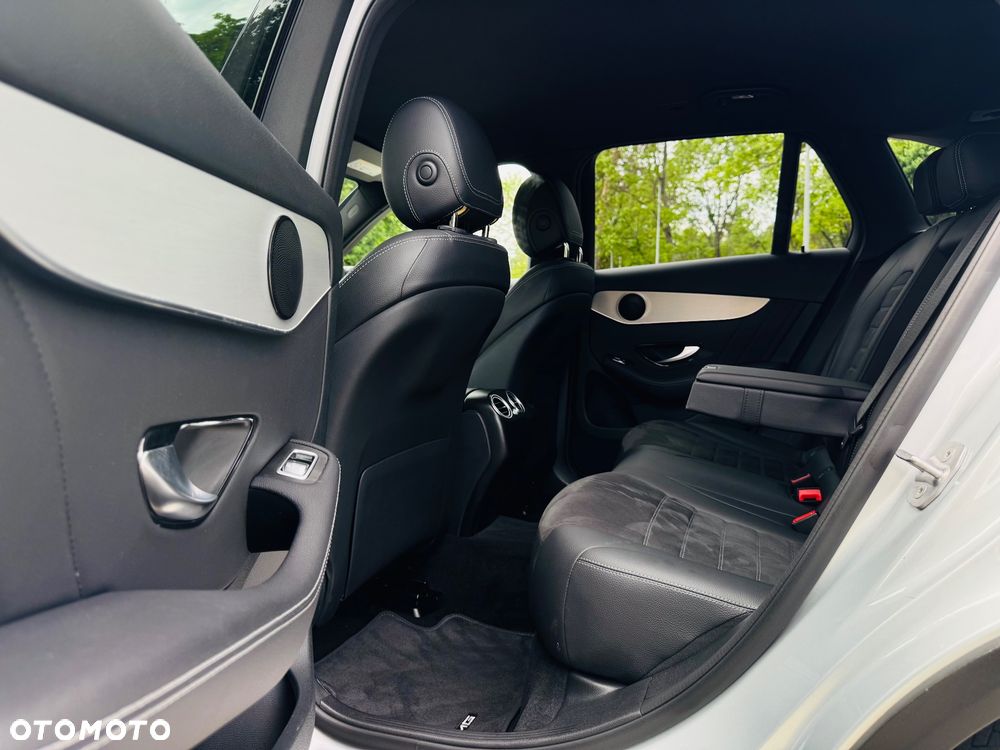 Mercedes-Benz GLC 220 d 4Matic 9G-TRONIC AMG Line Plus - 30