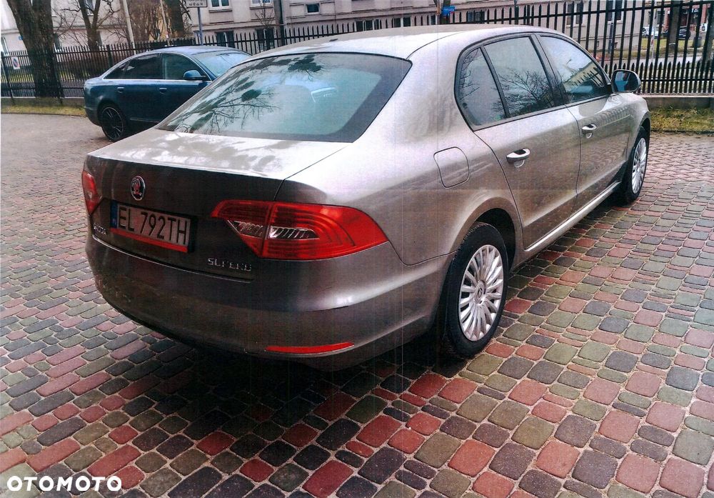 Skoda Superb 2014 photo 3