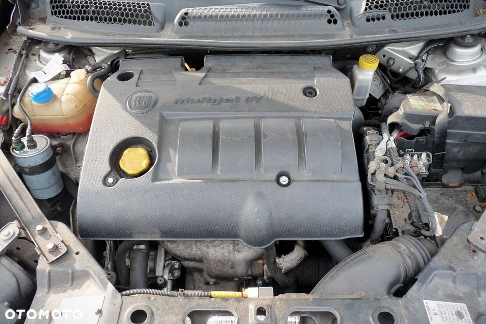 Fiat Bravo II 2007 1.9JTD 192A8000 HB5D (MASKA, ZDERZAK, LAMPA, BŁOTNIK, DRZWI, SZYBA, FOTEL) - 7