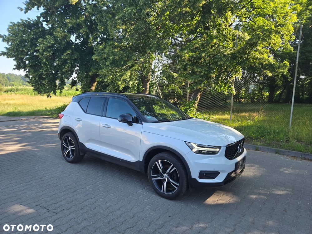 Volvo XC 40 D4 AWD R-Design - 1