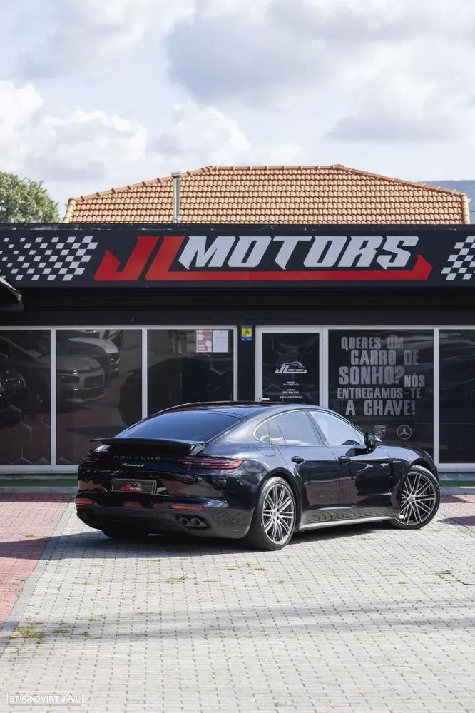 Porsche Panamera - 33