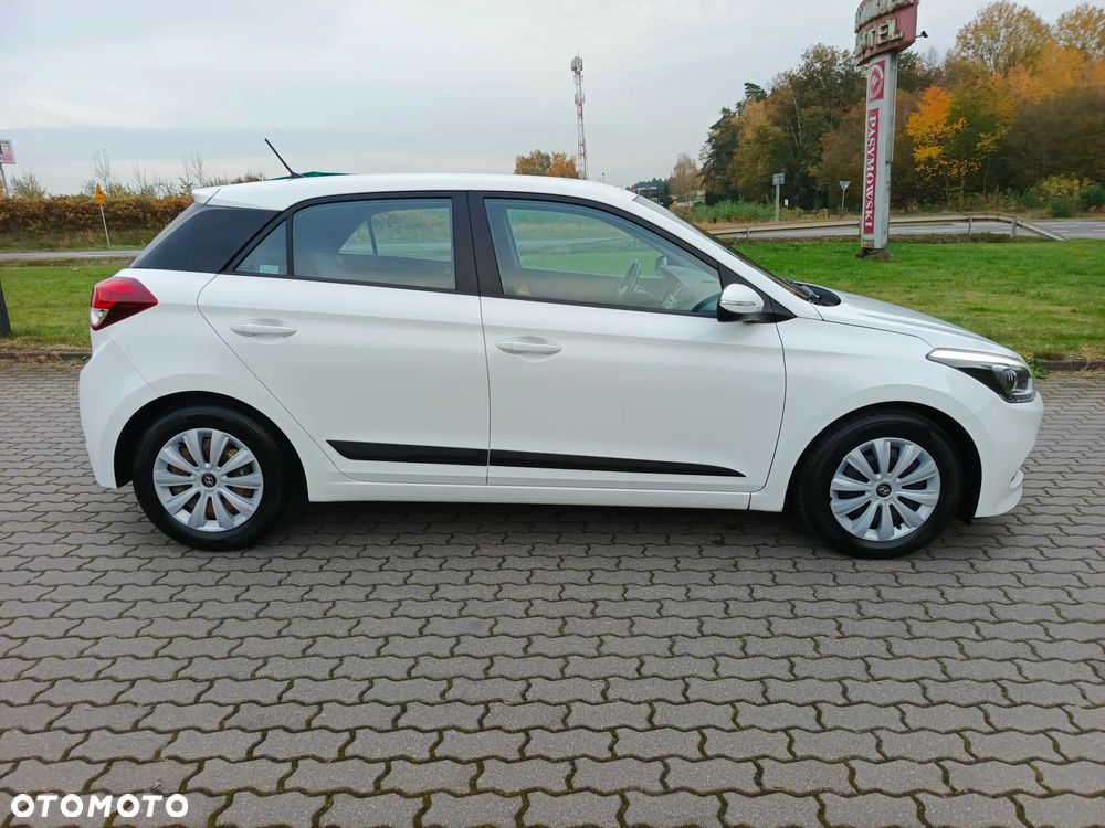 Hyundai i20 1.1 CRDi Style - 27