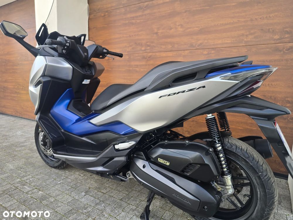 Honda NSS - 17