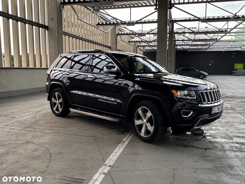 Jeep Grand Cherokee - 12