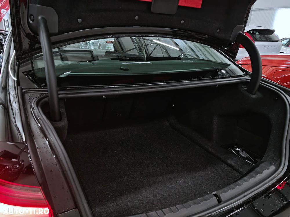 BMW Seria 3 318d Aut. - 38