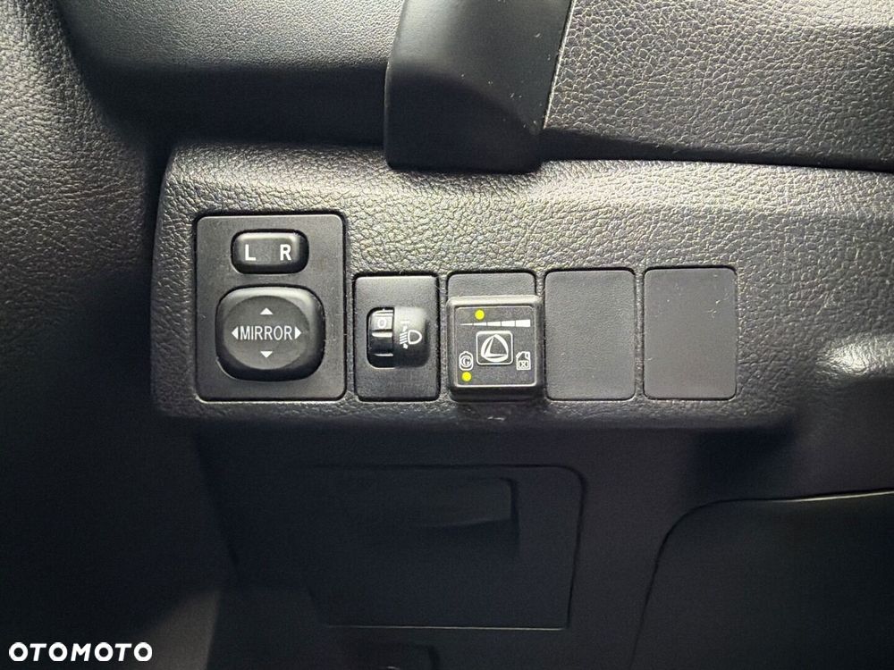 Toyota Auris 1.6 Premium Comfort - 22