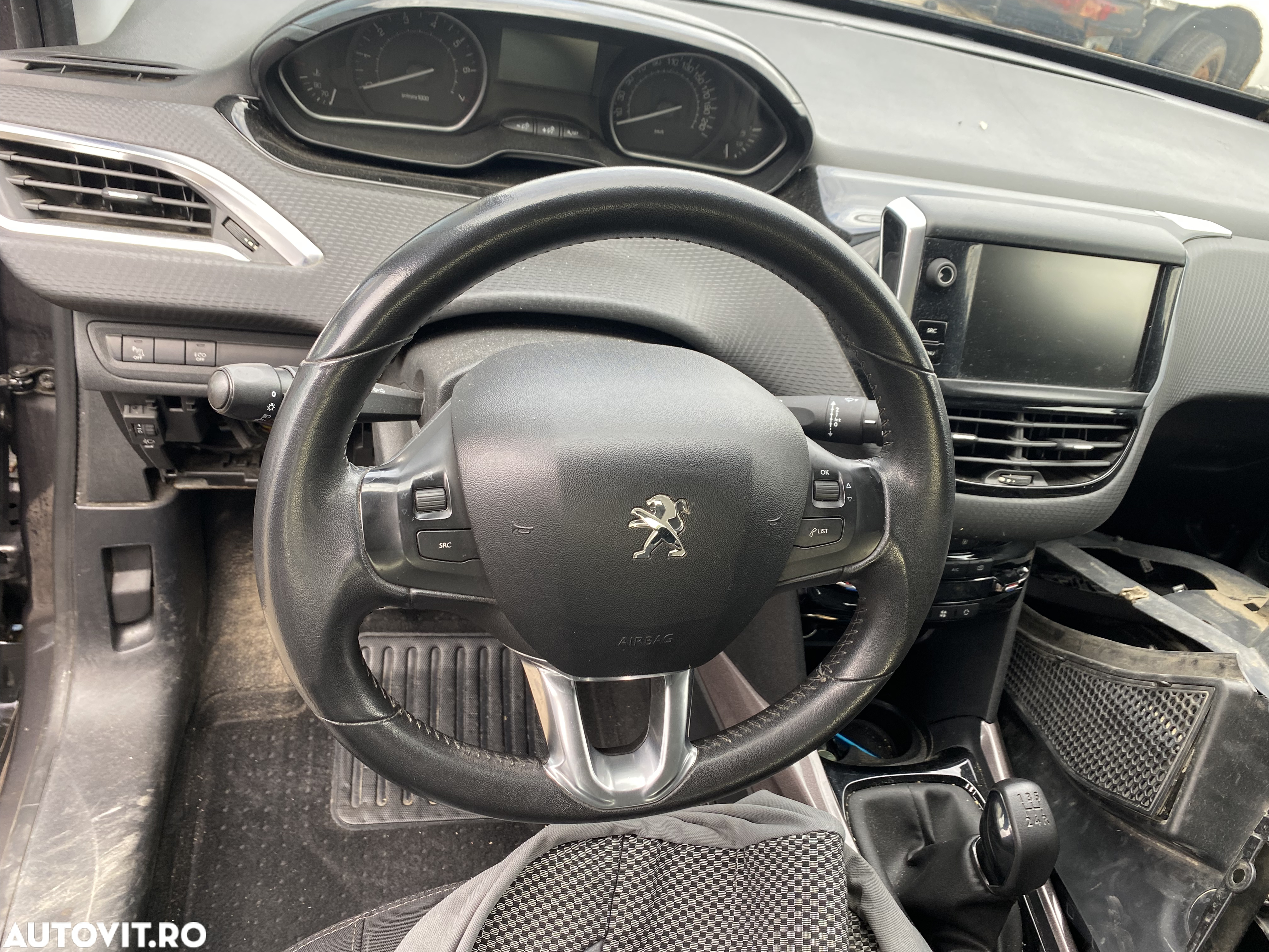 Dezmembrez piese Peugeot Pejo 2008 - 8