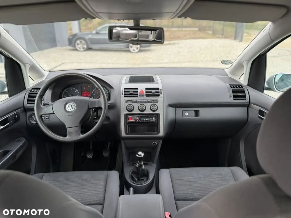 Volkswagen Touran 1.9 TDI DPF Conceptline - 19