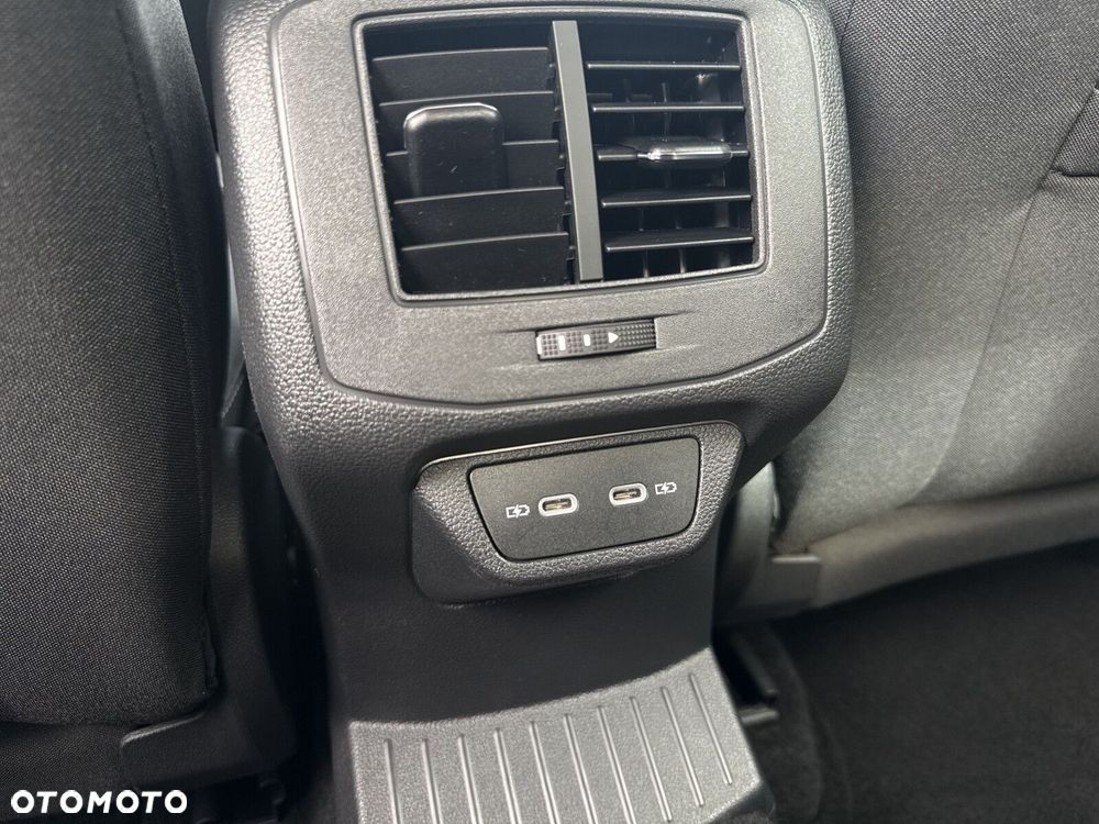 Volkswagen T-Roc - 28