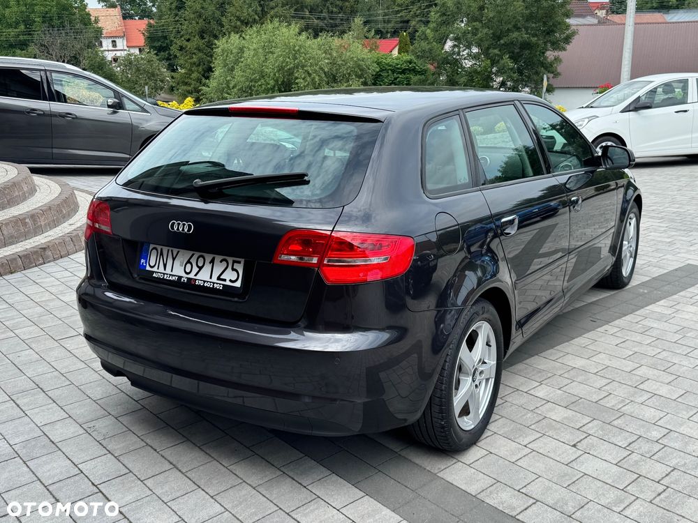 Audi A3 Sportback 2.0 TDI DPF Ambiente - 4