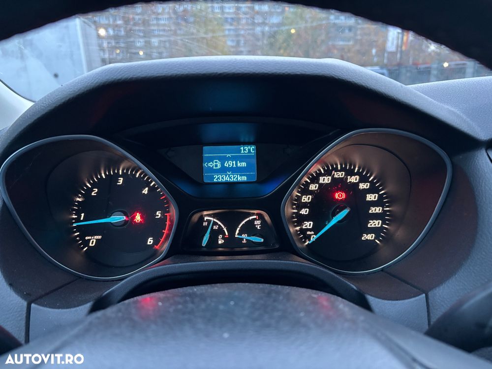 Ford Focus 1.6 TDCI DPF Sport - 8