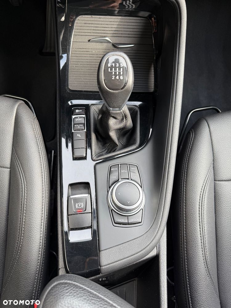 BMW X1 sDrive16d Sport Line - 28