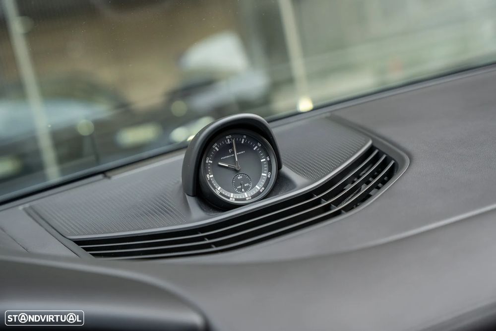 Porsche Taycan Sport Turismo GTS - 32