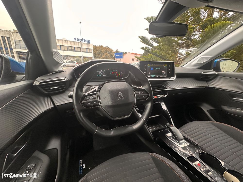 Peugeot e-208 Allure - 38