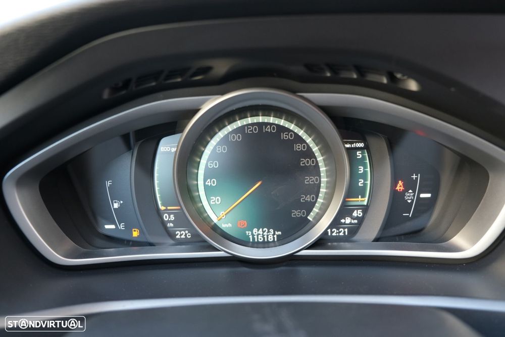 Volvo V40 2.0 D2 Momentum - 20