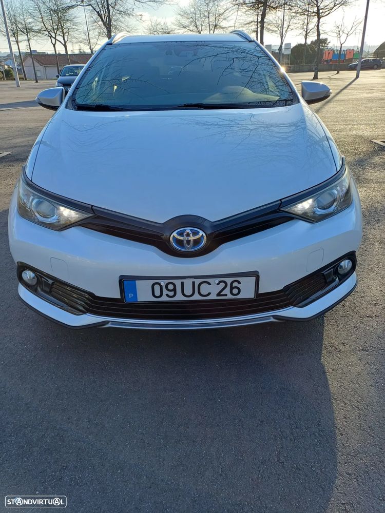 Toyota Auris Touring Sports 1.8 HSD Freestyle - 1