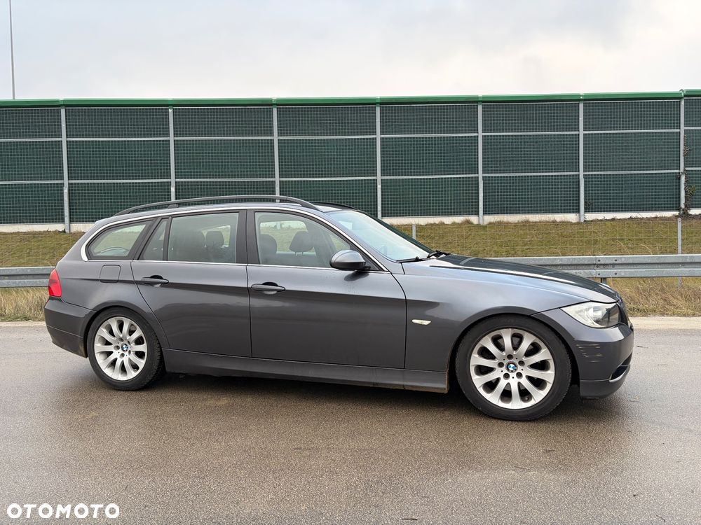 BMW Seria 3 330d - 3