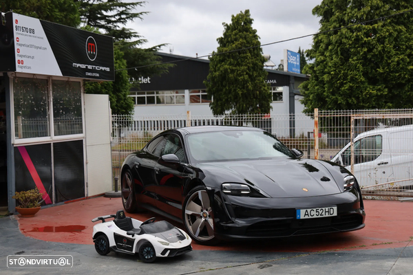 Porsche Taycan 4S