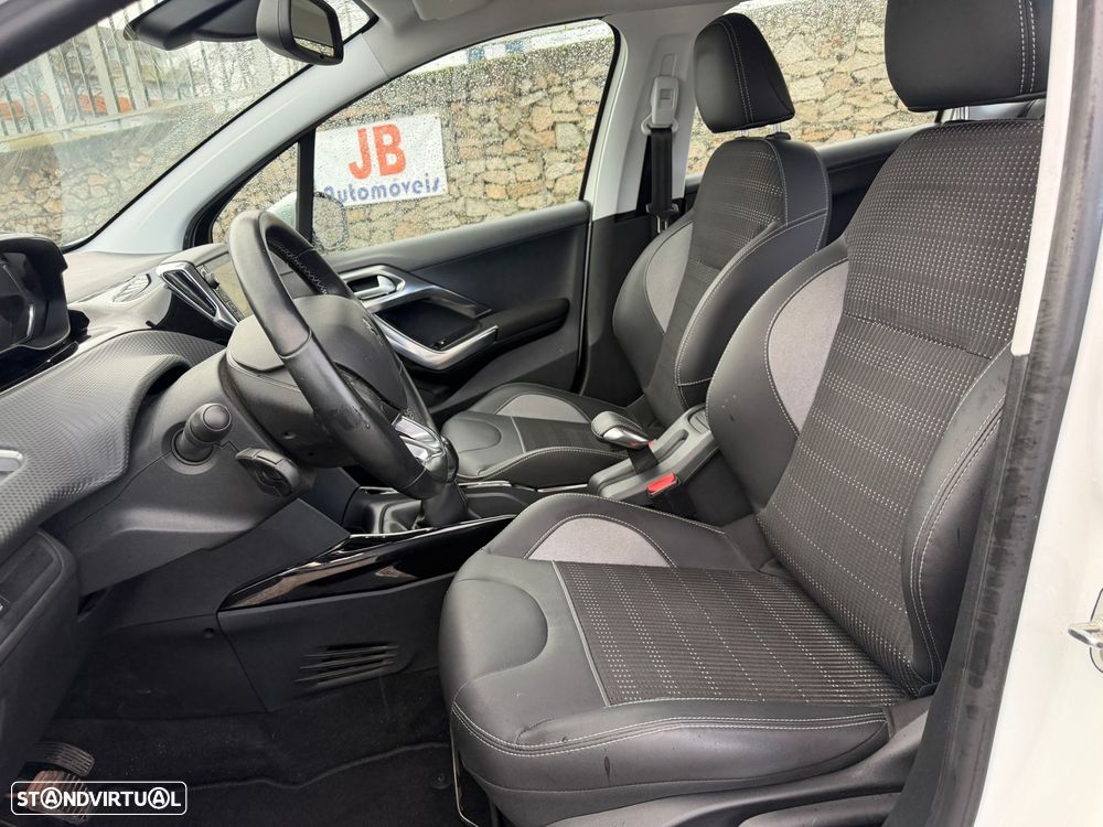Peugeot 2008 1.2 PureTech Allure - 9