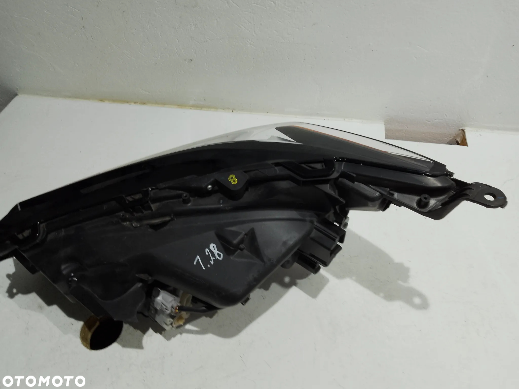 lampa przednia prawa LEXUS NX 200t 300 300h z1 2014-2021r - 14