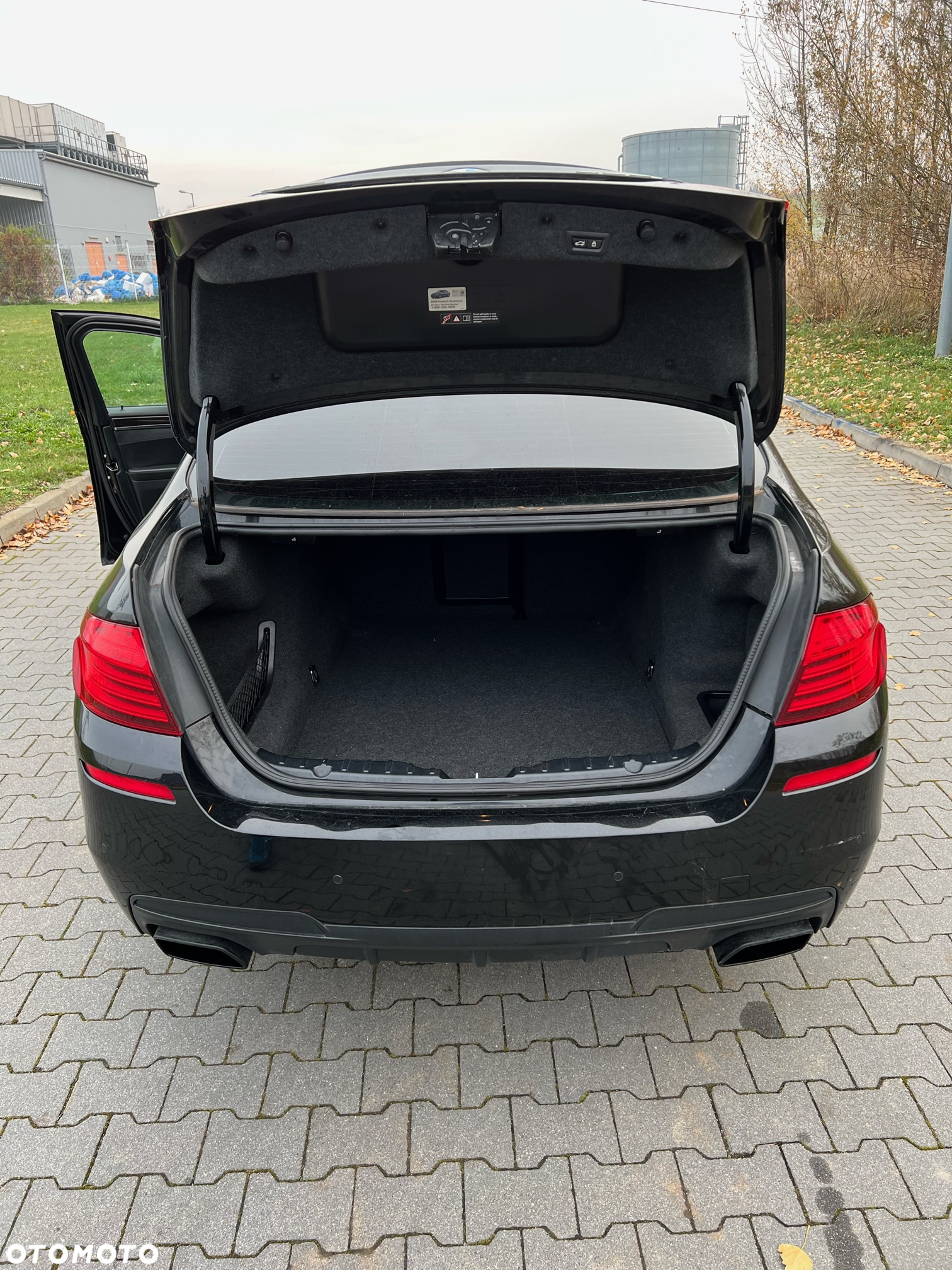 BMW Seria 5 550i xDrive Sport-Aut - 9