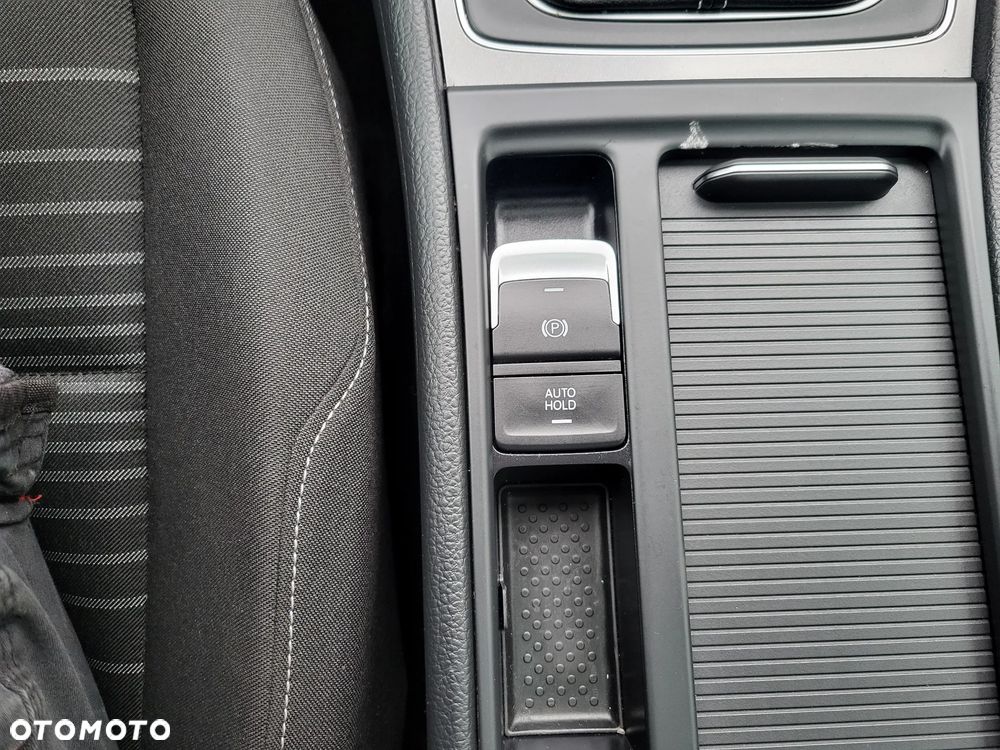 Volkswagen Golf 2.0 TDI BlueMotion Technology Lounge - 27