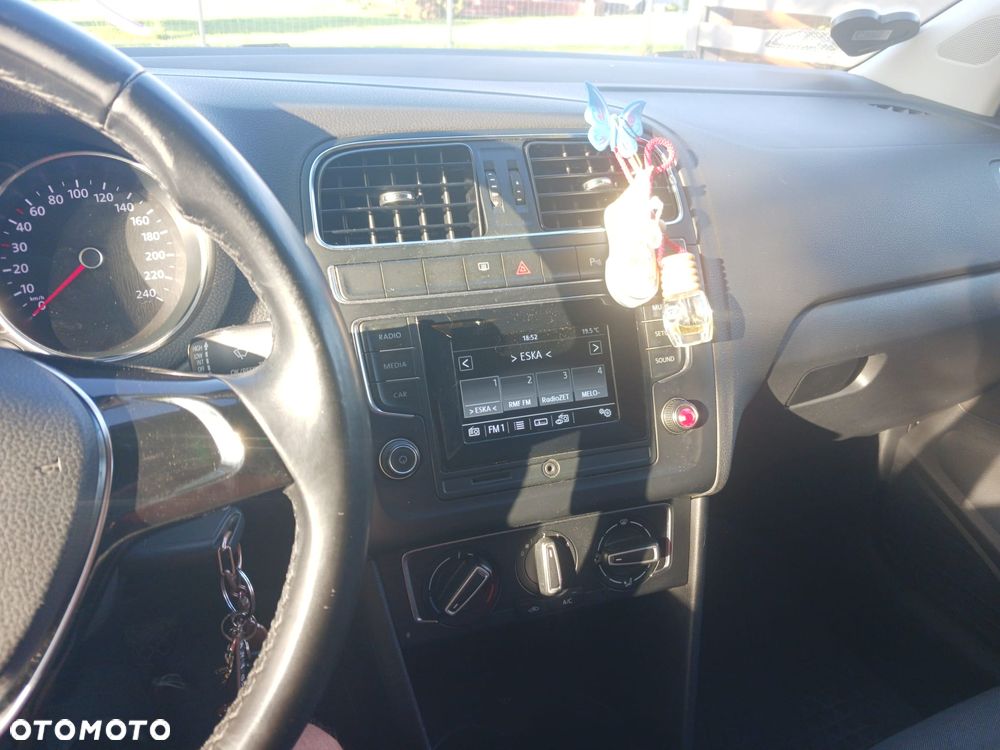 Volkswagen Polo 1.0 Comfortline - 17