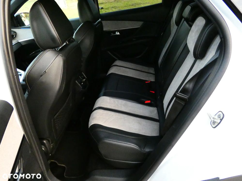 Peugeot 3008 1.6 PureTech Hybrid4 PHEV GT Pack S&S EAT8 - 17