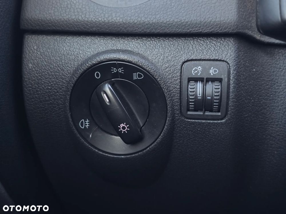 Volkswagen Golf Plus 1.6 TDI DPF Highline - 30