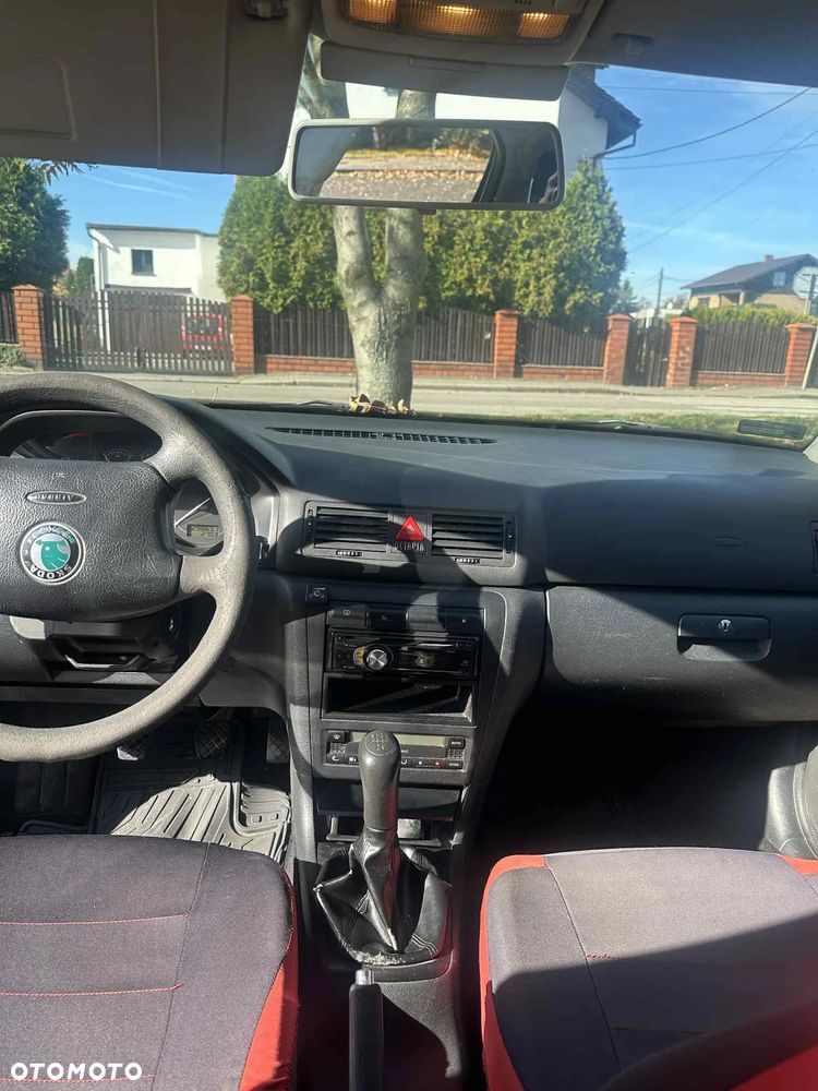 Skoda Octavia 1.6 Tour - 3