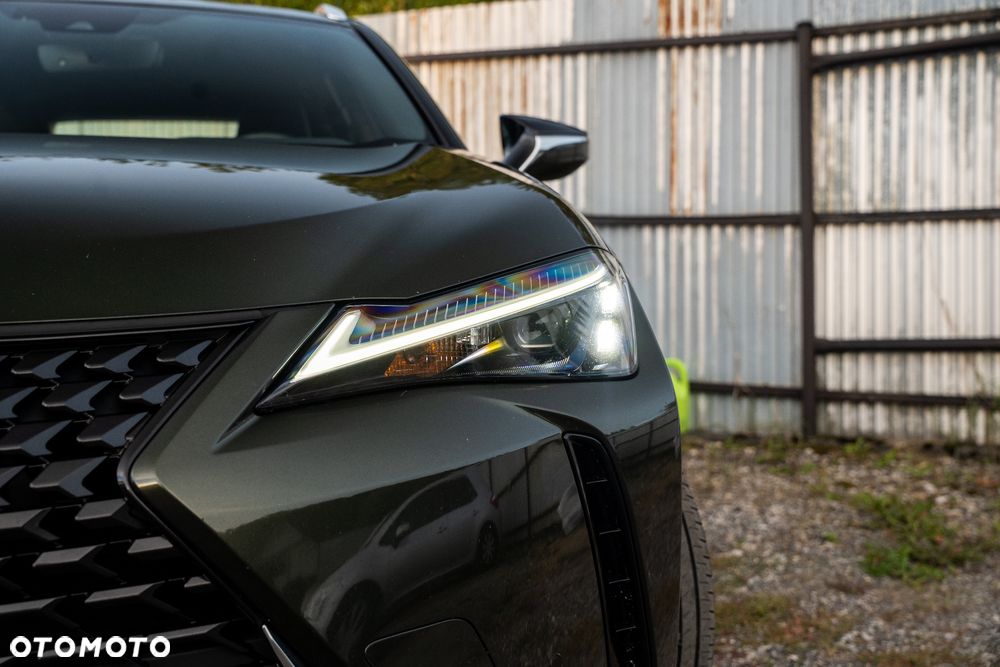 Lexus UX 250h Business Edition - 23