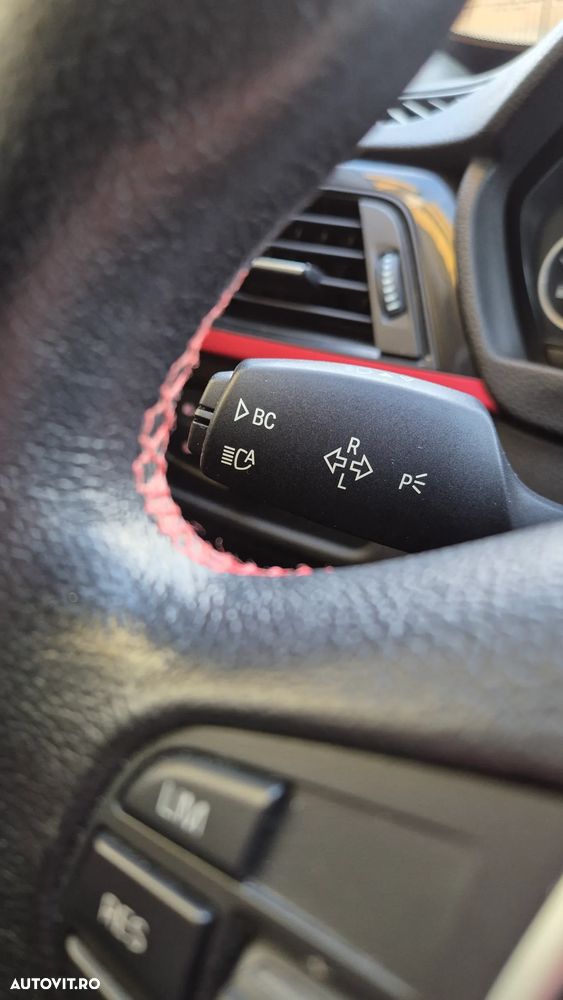 BMW Seria 3 320d Aut. Sport Line - 13