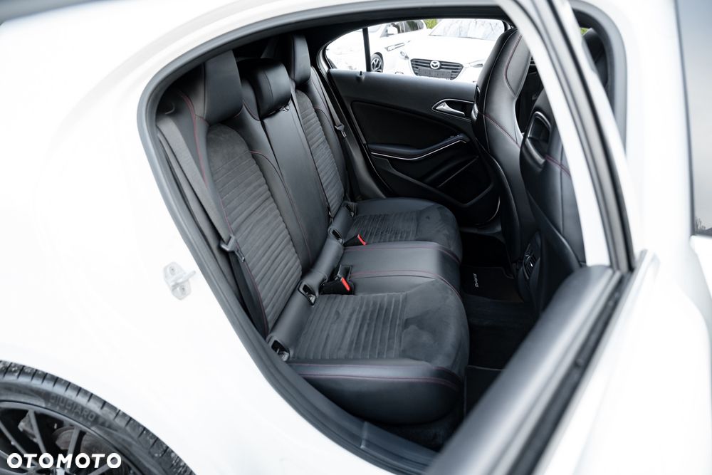 Mercedes-Benz Klasa A 250 4Matic 7G-DCT AMG Line - 20
