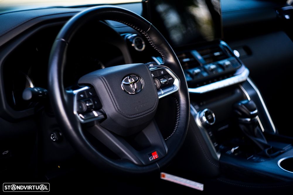 Toyota Land Cruiser - 23