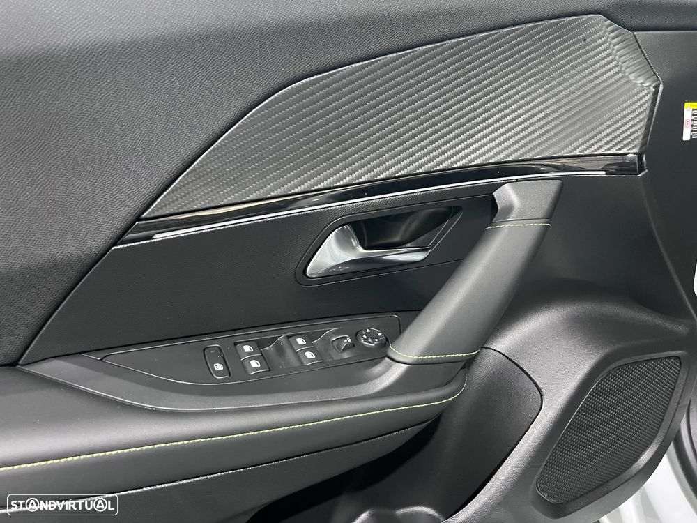Peugeot 2008 1.2 PureTech GT EAT8 - 9