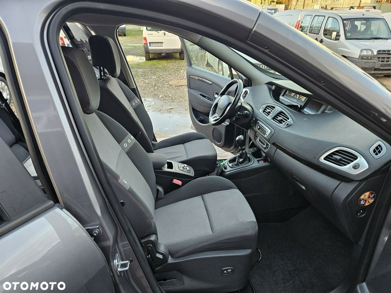 Renault Grand Scenic - 10