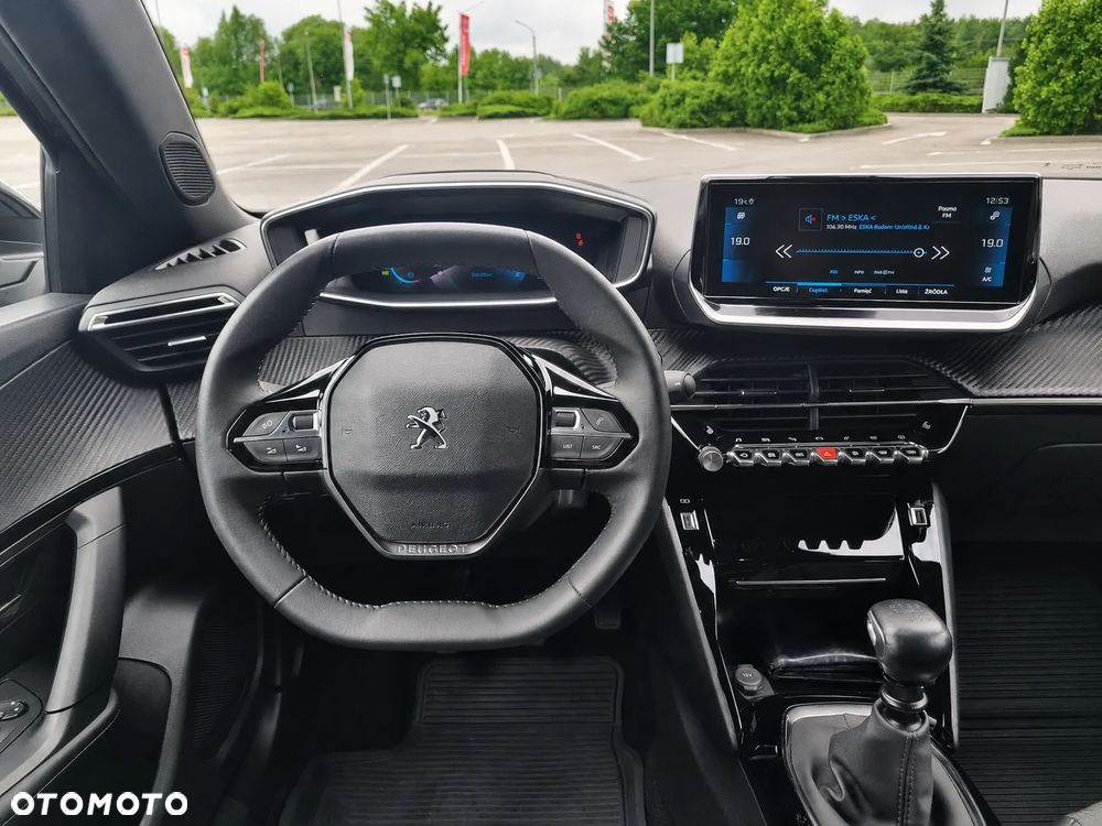 Peugeot 2008 1.2 PureTech Allure Pack S&S - 19