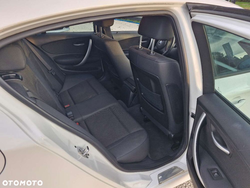 BMW Seria 1 116i - 27
