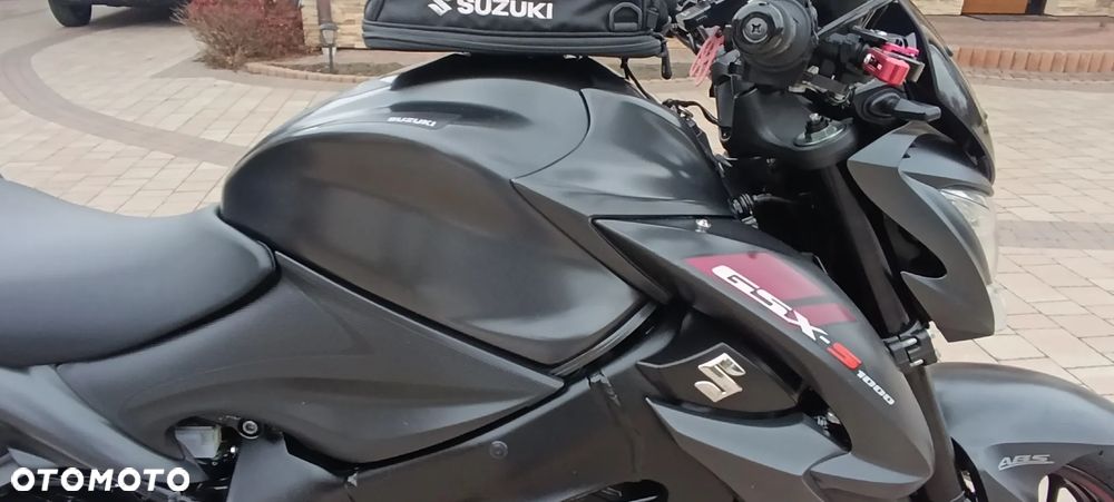 Suzuki GSX 1000 - 26