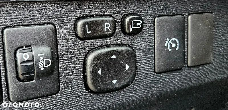 Toyota Avensis 2.0 D-4D Premium - 26