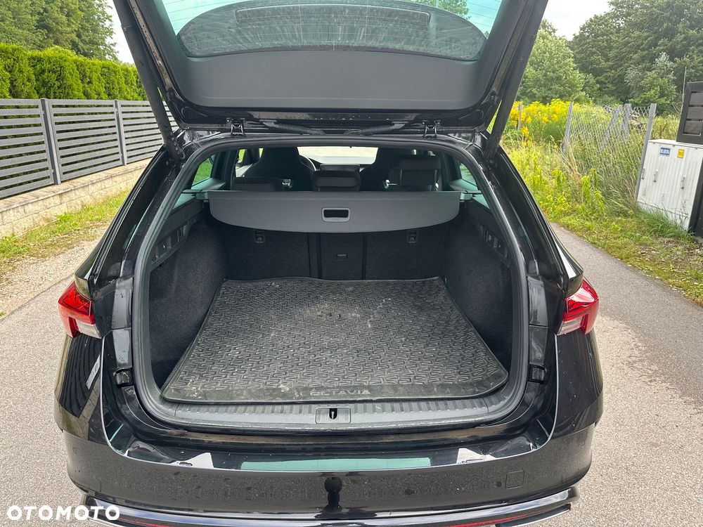 Skoda Octavia 2.0 TSI RS 245 DSG - 24