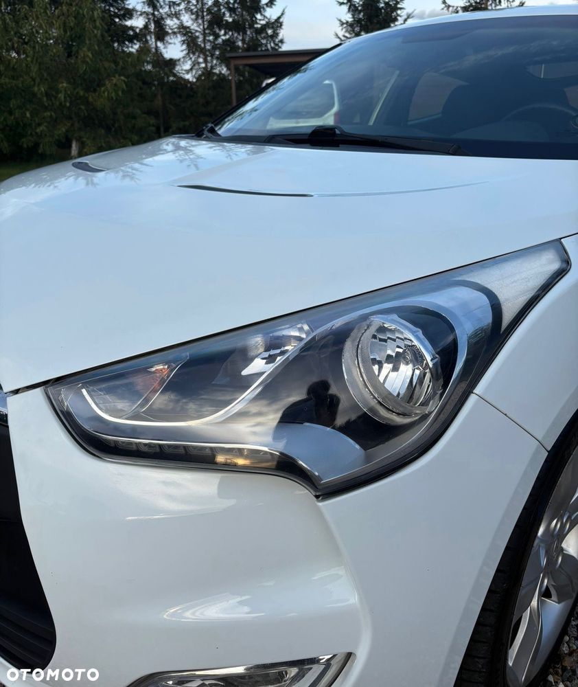 Hyundai Veloster - 2
