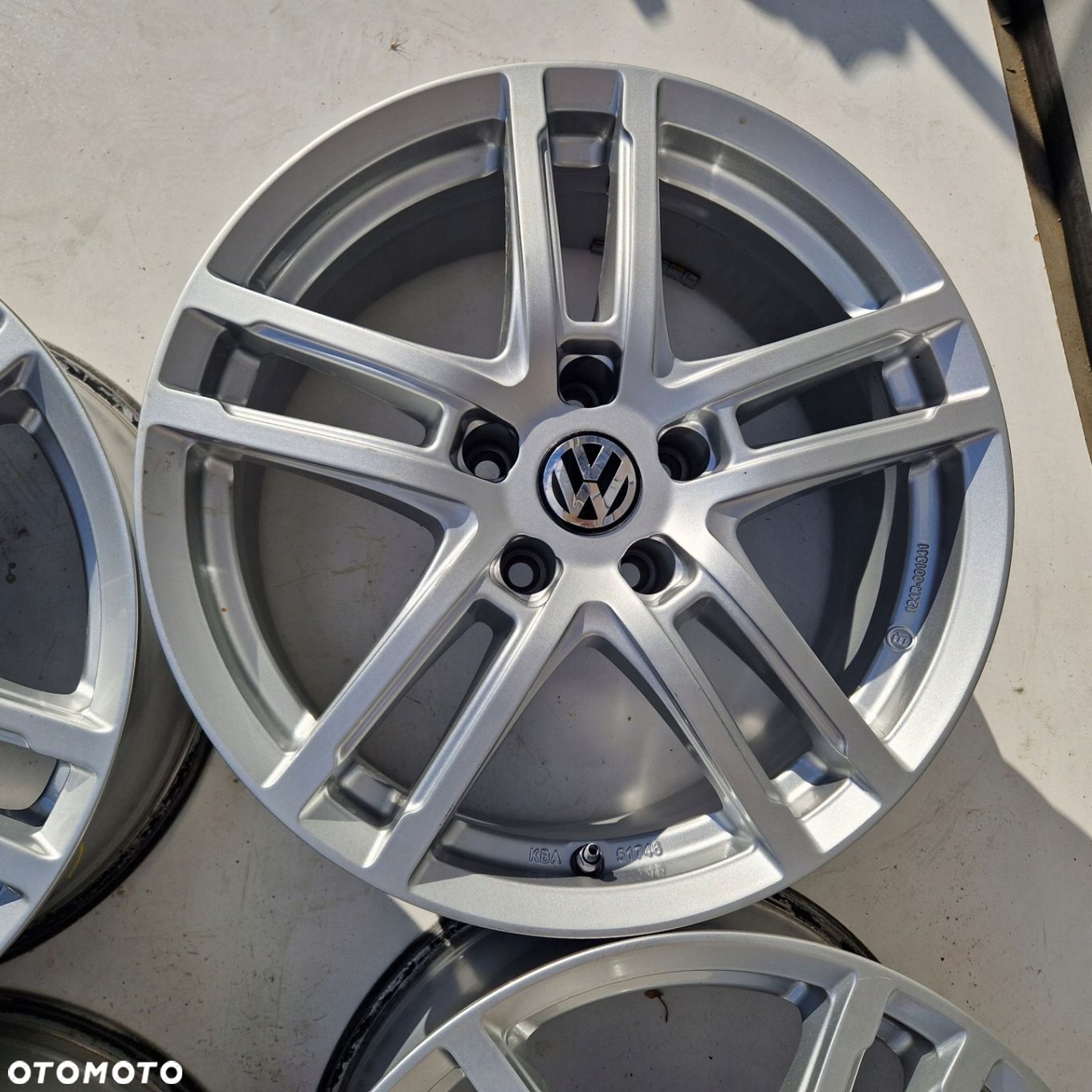 VW PASSAT B7 B8 CC TIGUAN I II ARTEON SHARAN 17 ET30 5x112 - 6